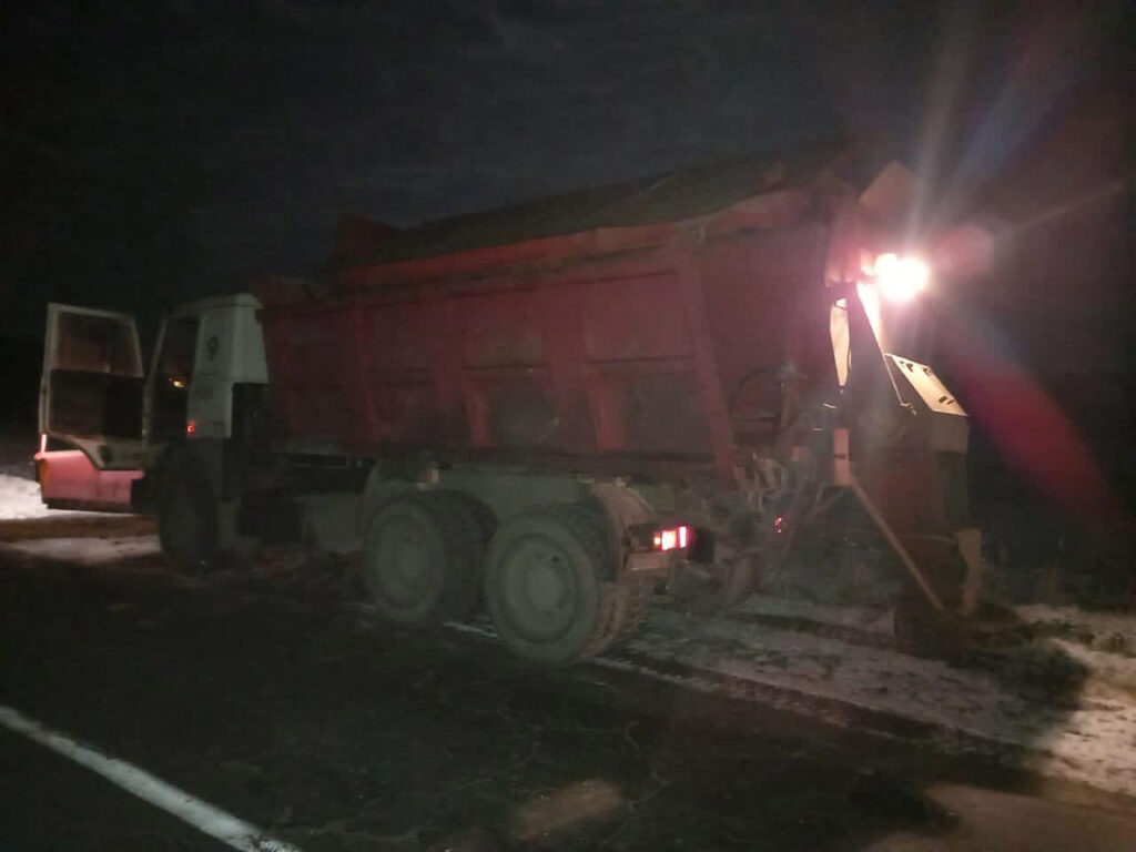 30-річний чоловік став жертвою автомобіля, який прибирав сніг. Фото: поліція Львівщини