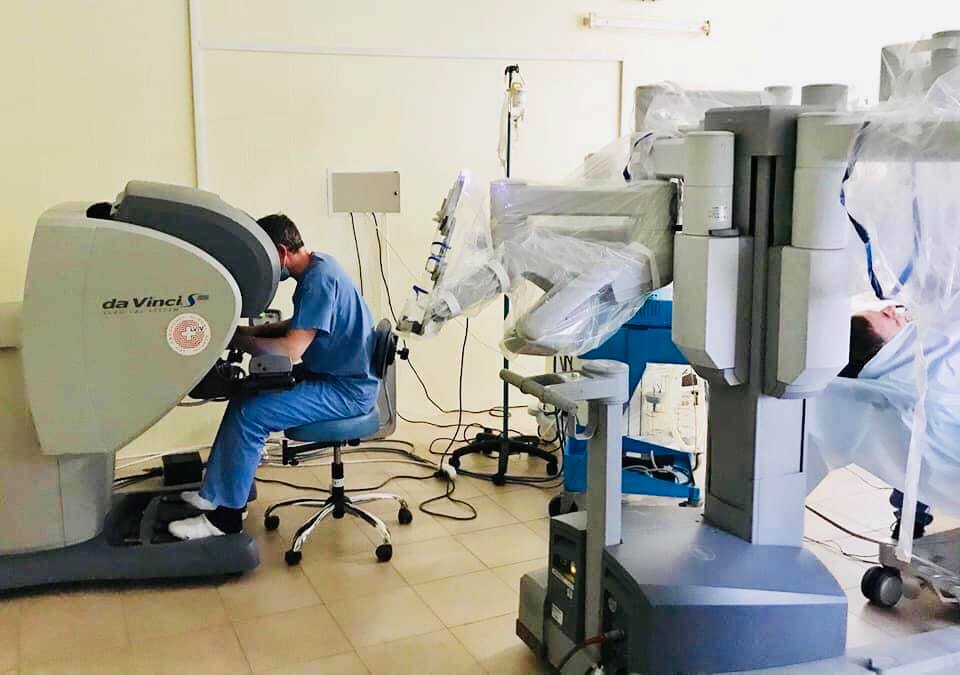 У Львові робот Da Vinci вперше прооперував людину. Фото: Львівська міськрада.