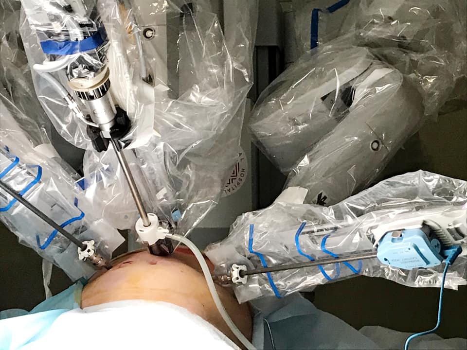 У Львові робот Da Vinci вперше прооперував людину. Фото: Львівська міськрада.