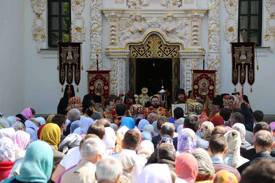 Настоятель Лаври закликав вірян часто відвідувати церкви, оскільки причиною спалаху коронавірусу, на його думку, «є людський гріх». Фото Києво-Печерська Лавра/Фейсбук.