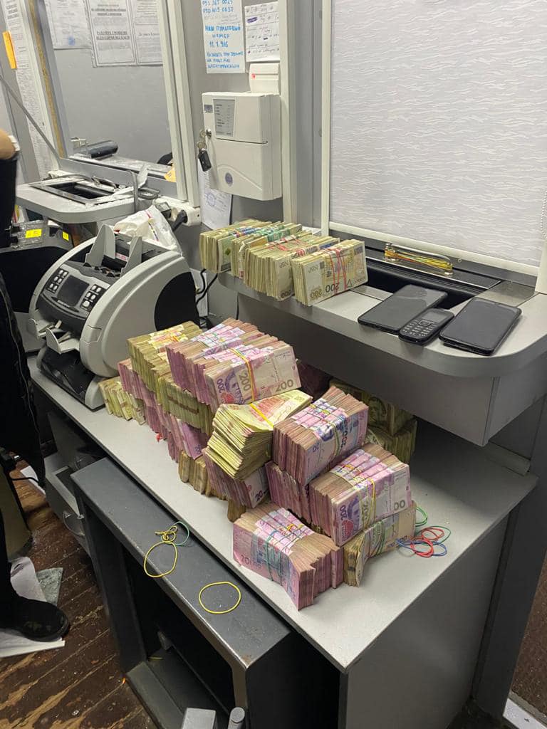 На Львівщині викрили один із найбільших в Україні конвертцентрів. Фото: Ірина Венедіктова/Фейсбук