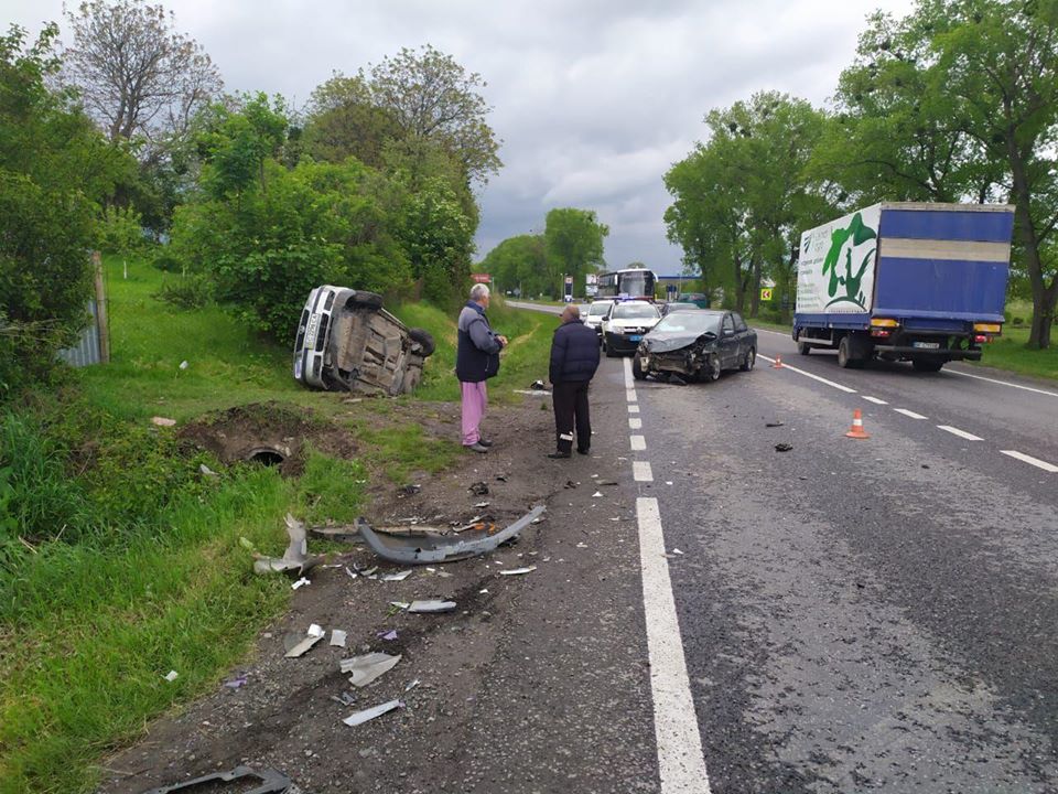 На трасі &laquo;Львів-Тернопіль&raquo; сталася потрійна ДТП. Фото: Поліція Львівщини.