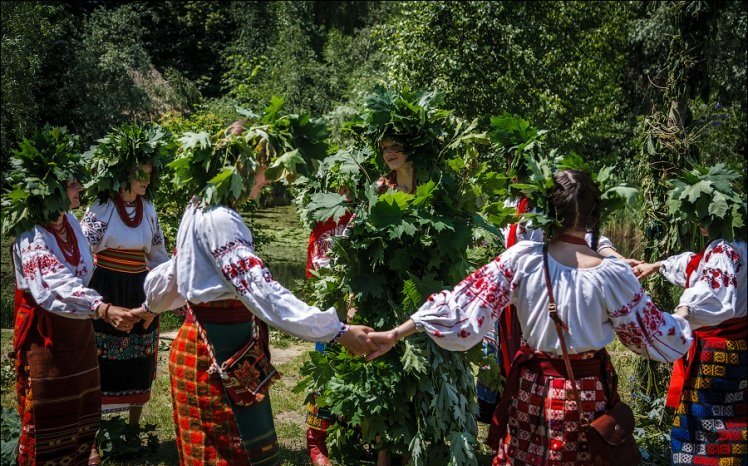 Відміть у календарі: коли Трійця у 2020 році та скільки відпочиватимуть українці. Фото: prm.ua.