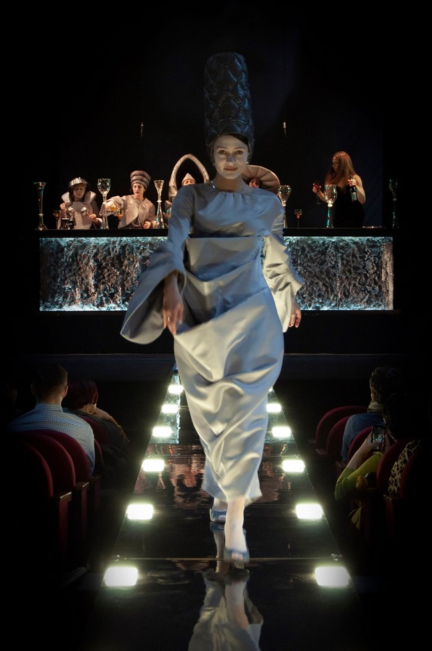 TOP Girls &ndash; драма за п&rsquo;єсою Керил Черчилл.