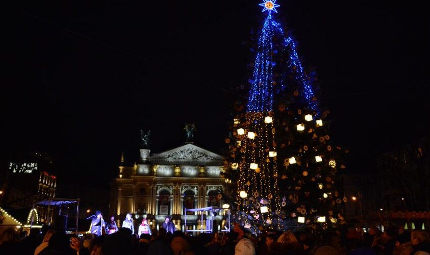 Головна ялинка у Львові у 2015 році.