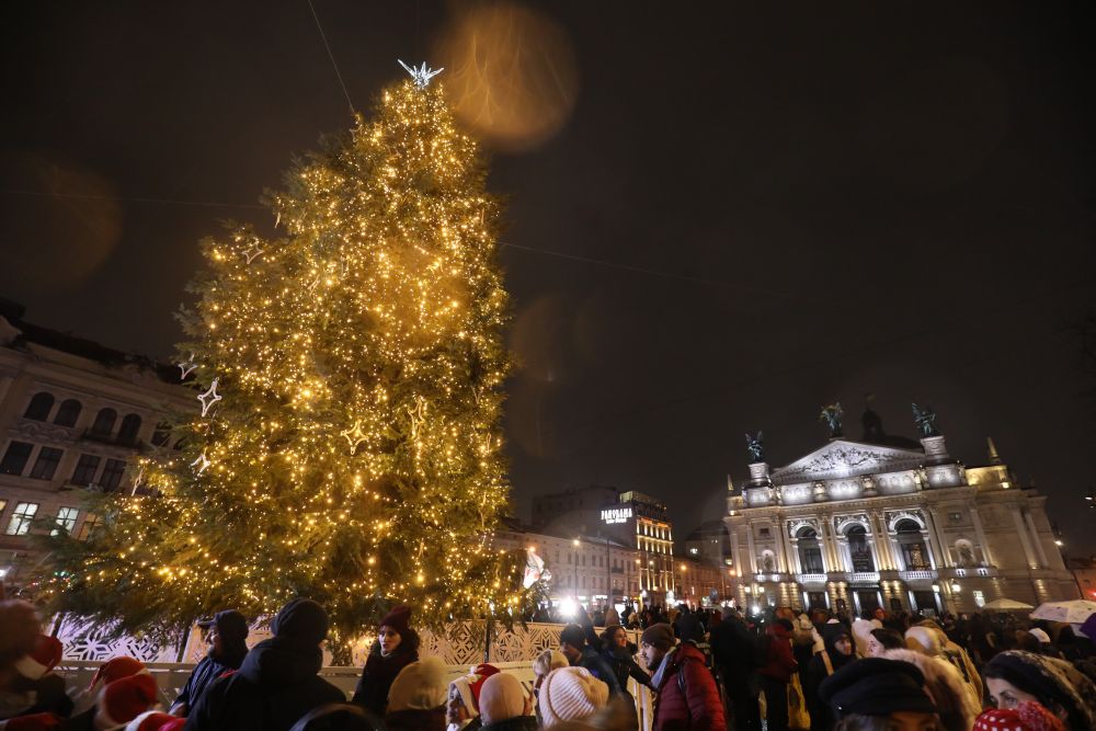 Головна ялинка у Львові у 2021 році.