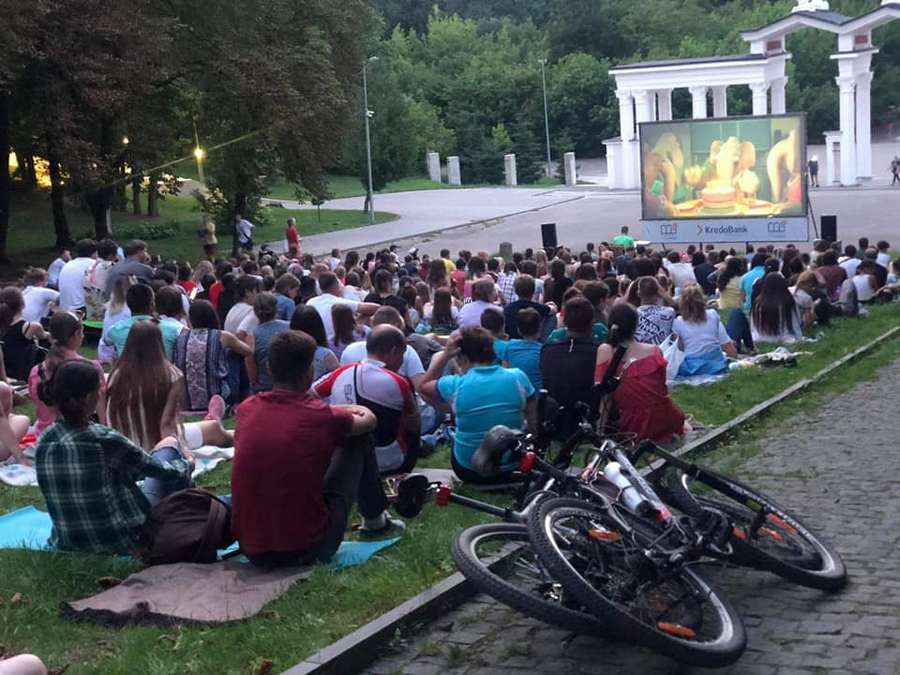 14 серпня у Парку культури у Львові покажуть фільм &laquo;У гонитві за щастям&raquo;. Фото: Парку культури та відпочинку