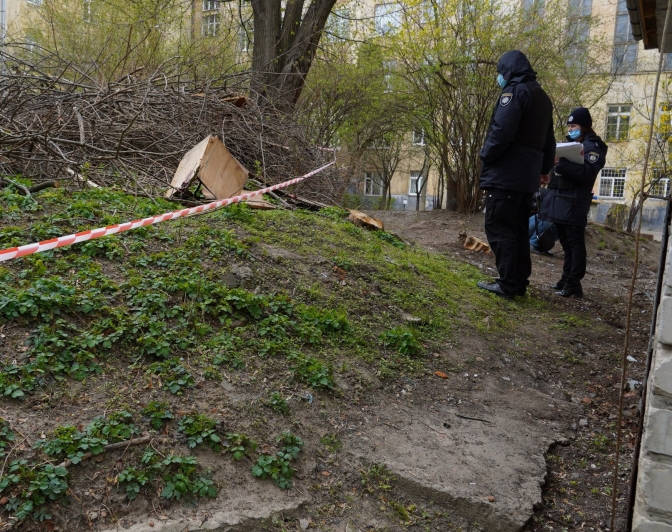 Внаслідок вибуху на території 5-ї міської лікарні Львова, що на вулиці Котляревського, загинув чоловік. 