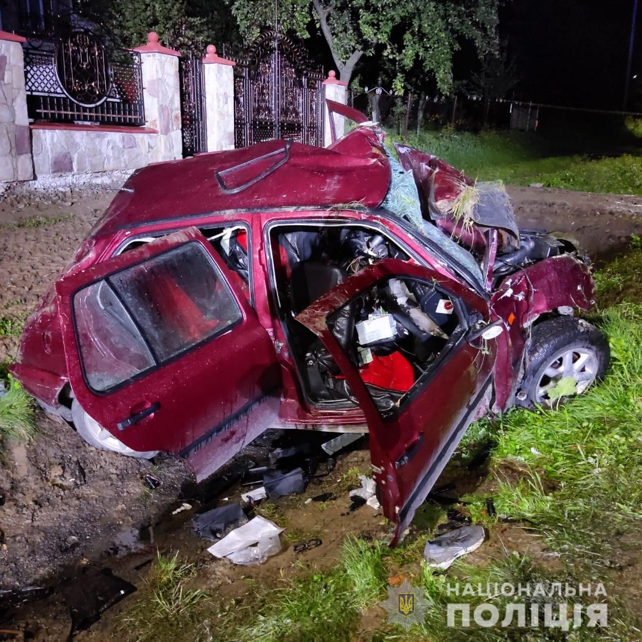 Через смертельну ДТП біля Борислава, у якій загинуло троє людей: 19-річного хлопця взяли під варту. Фото: поліція Львівщини