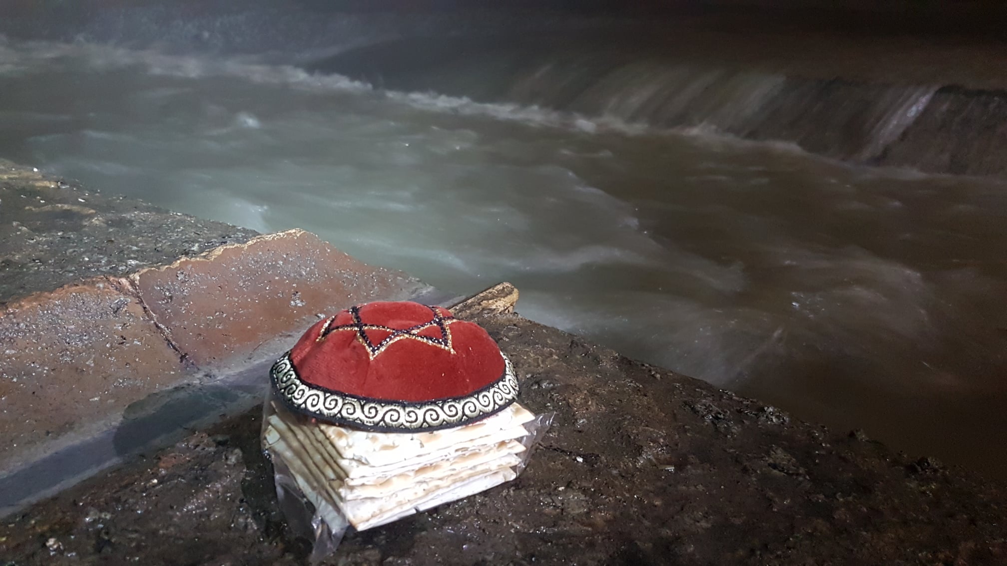 Символічне фото в память про євреїв які врятувалися в Полтві. Фото: Андрій Риштун