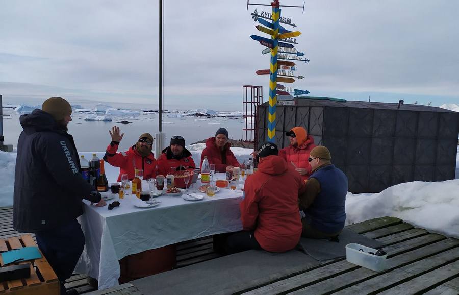 Троє львів'ян візьмуть участь у 27-й українській антарктичній експедиції