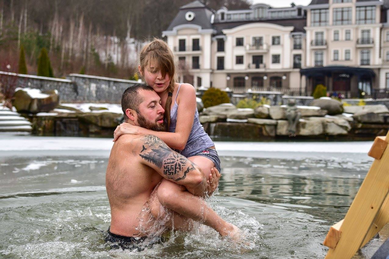 Санаторний комплекс «Деренівська Купіль» у селі Нижнє Солотвино.