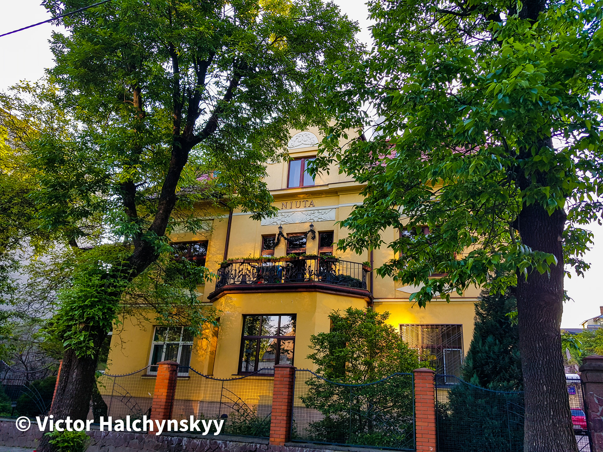 Нетуристичний Львів очима Віктора Гальчинського. Фотовиставка.