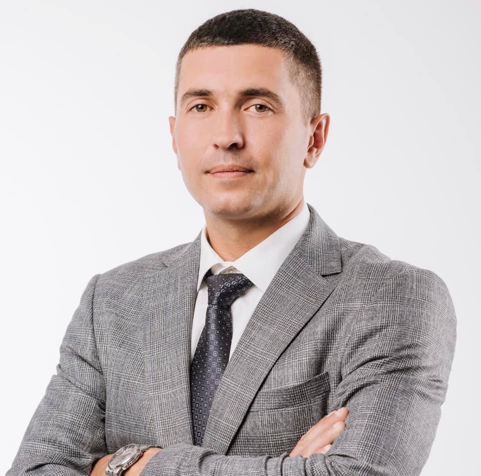 Трагедія у басейні: голова Дрогобицької райадміністрації допоміг повернути до життя потопельника || Фото: facebook.com/Львівський Обласний Центр Екстреної Медичної Допомоги та Медицини Катастроф
