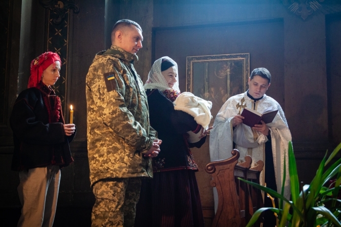 У Гарнізонному храмі у Львові відбулося незвичайне вінчання.