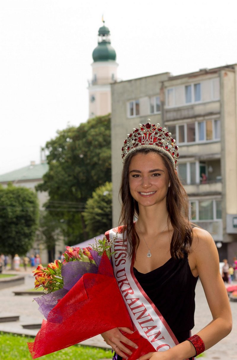 22-річна Юлія Щербан із Дрогобича боротиметься за титул "Міс світу Канада".