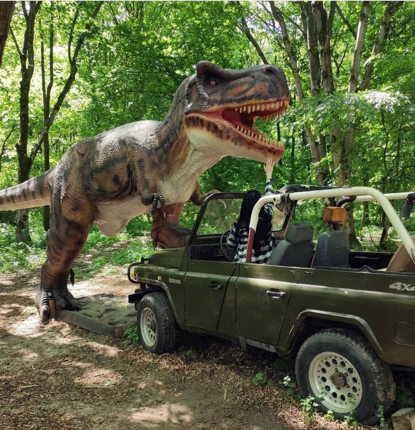 Парк динозаврів "Уруру".