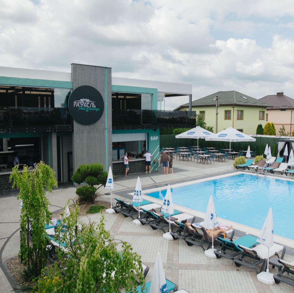 Rafael Pool&Lounge.