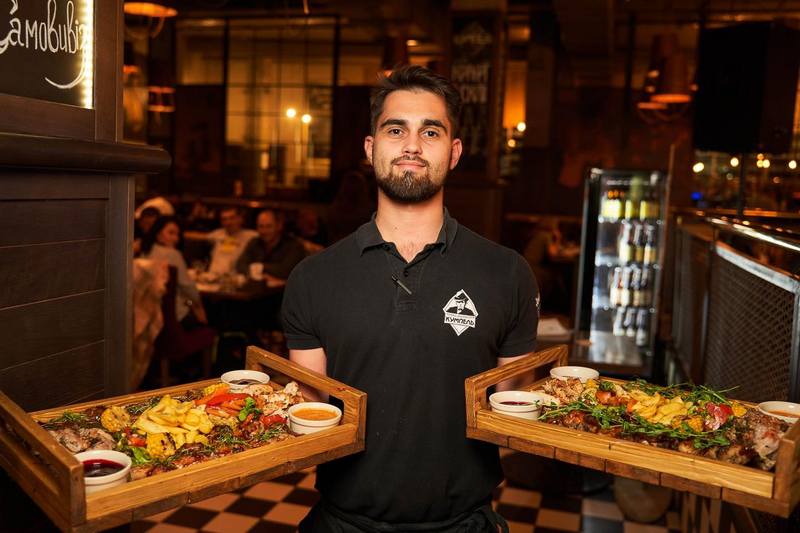 На площі Ринок у Львові відкрилася пивна ресторація.