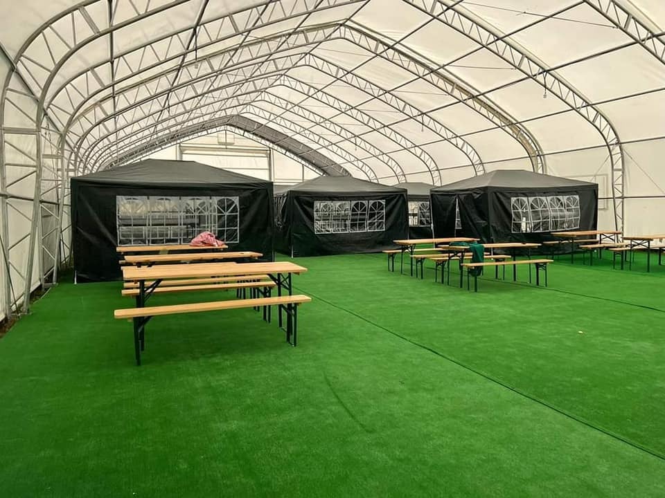 У Мостиськах відкрили наметове містечко для переселенців.