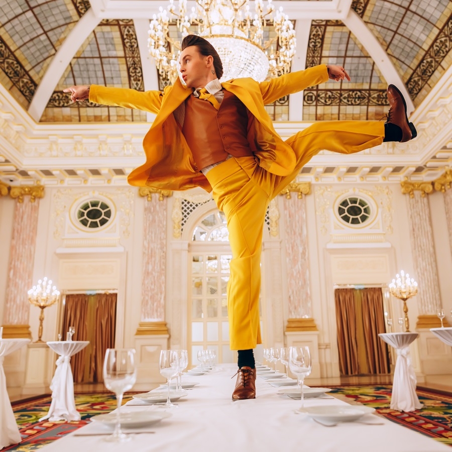 Артем Пивоваров.