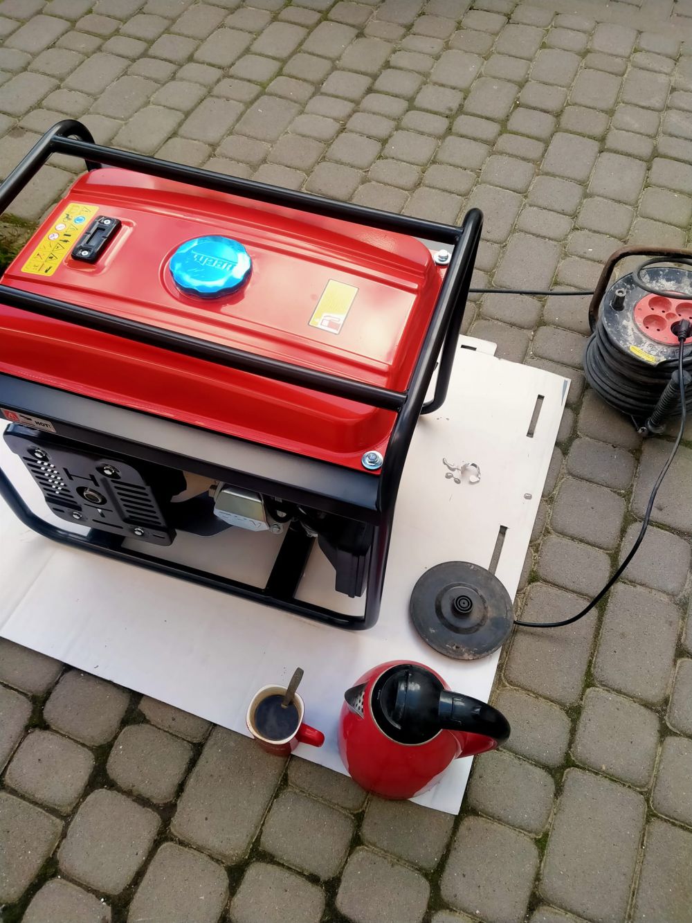 Як ОСББ у Львові рятували мешканців від розряджених гаджетів &mdash; фото.