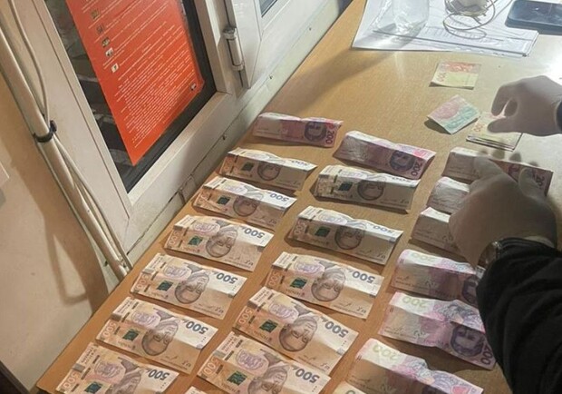 На Львівській митниці викрито канал контрабанди автозапчастин.