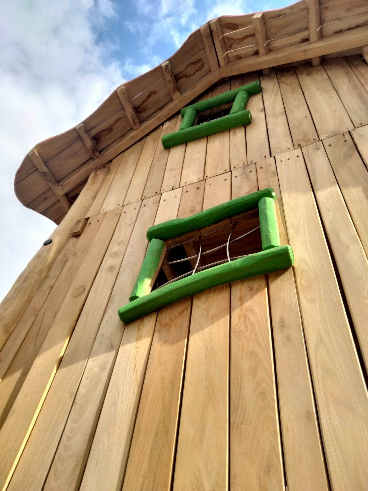 Новий майданчик "Лис Микита" у парку Франка у Львові викликав фурор серед дітлахів.