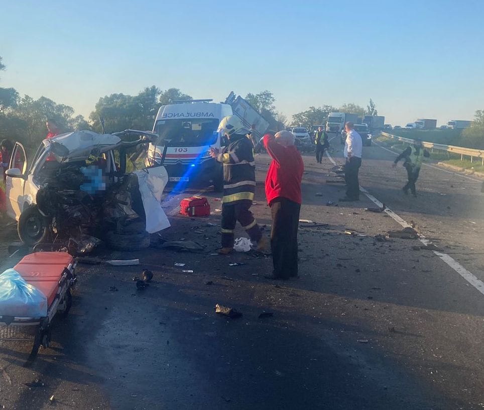 Жінка і двоє дітей загинули у ДТП на Львівщині — фото та відео.