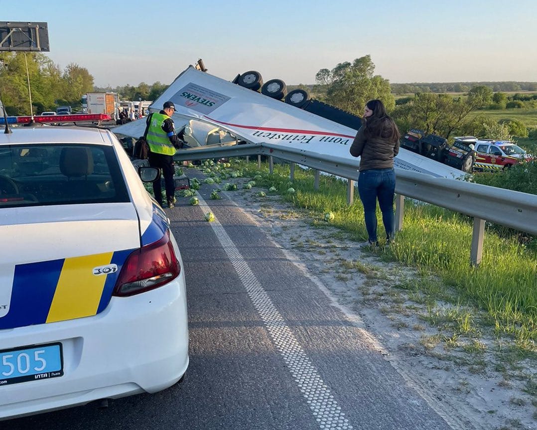 Жінка і двоє дітей загинули у ДТП на Львівщині — фото та відео.