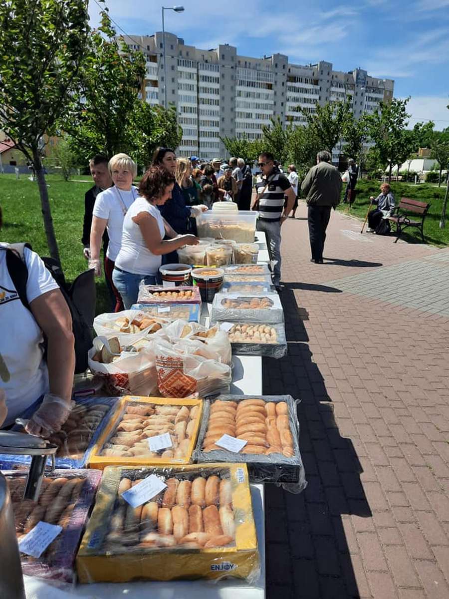 Щоп’ятниці на Сихові у Львові роздають безкоштовні обіди для нужденних.