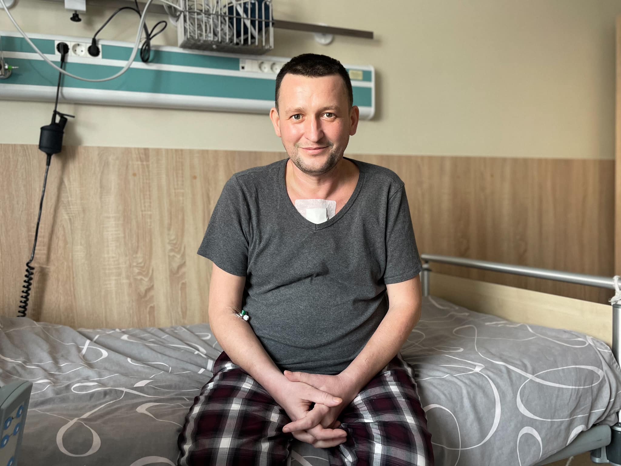 42-річному львів'янину, який переніс два інфаркти, пересадили серце. || Фото: facebook.com/Центр трансплантології Львів.