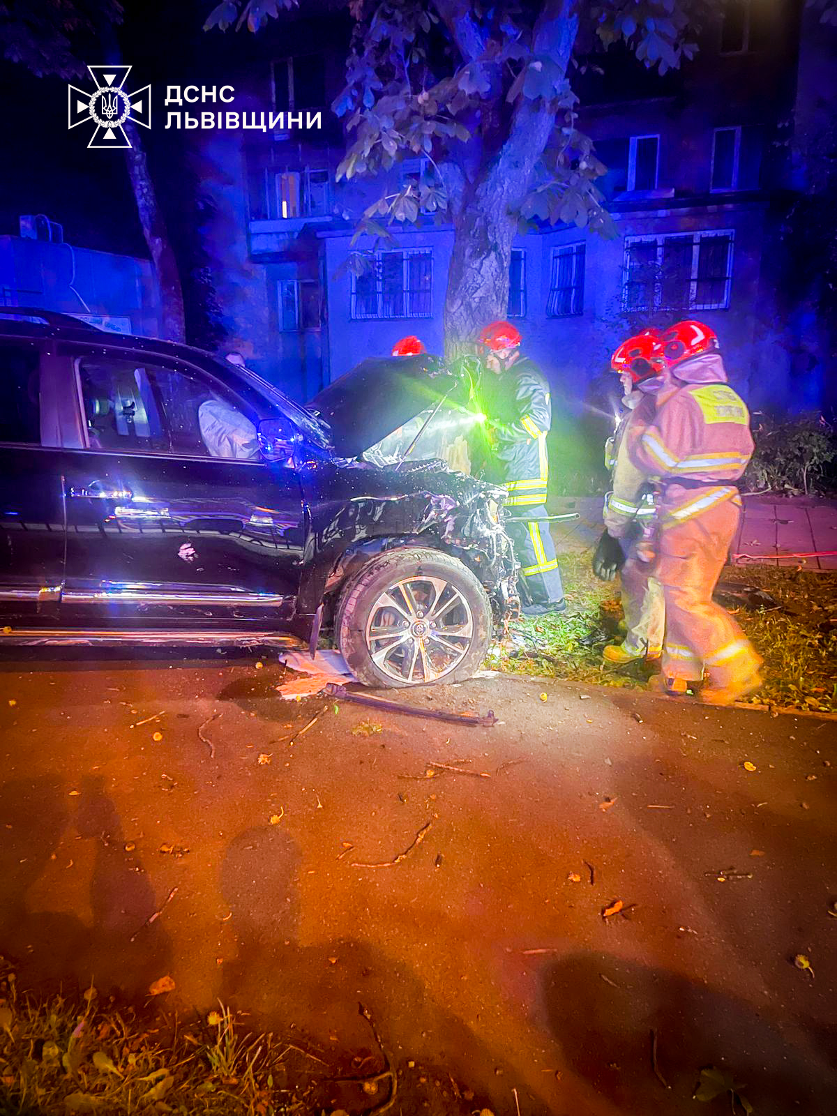 На Городоцькій у Львові зіткнулися і загорілися два автомобілі.