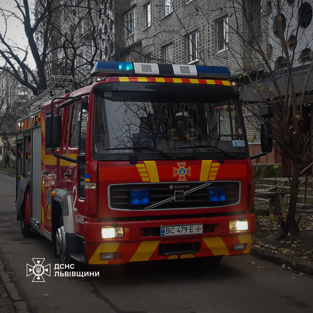 Під час пожежі у львівській багатоповерхівці загинула людина: фото  фото 1