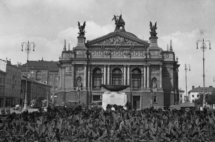 Опубліковані фото Львова 1942 року. Фото: fortepan.hu.