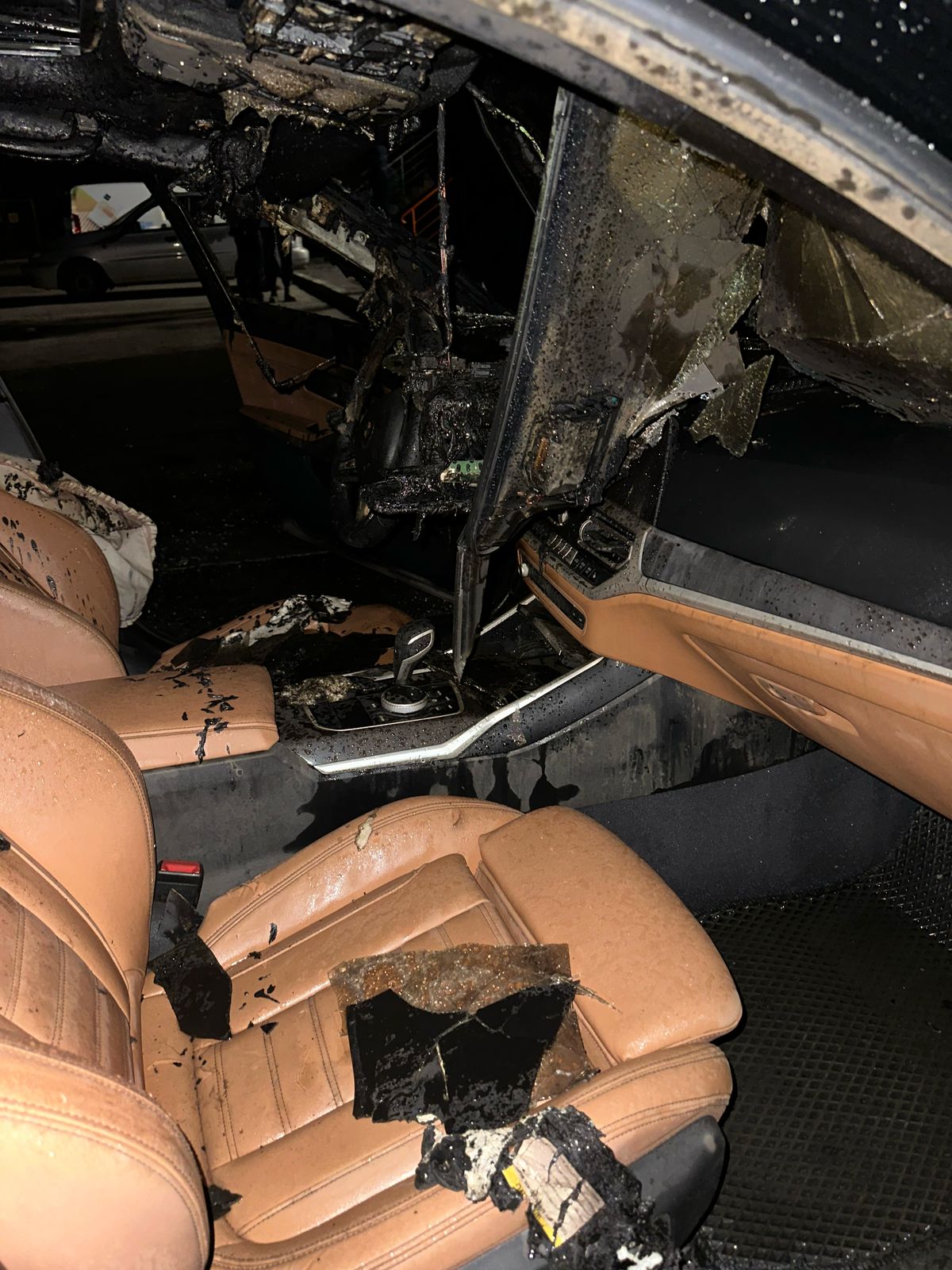 Поліцейські затримали чоловіка, який через неприязнь спалив автомобіль знайомої у Трускавці.