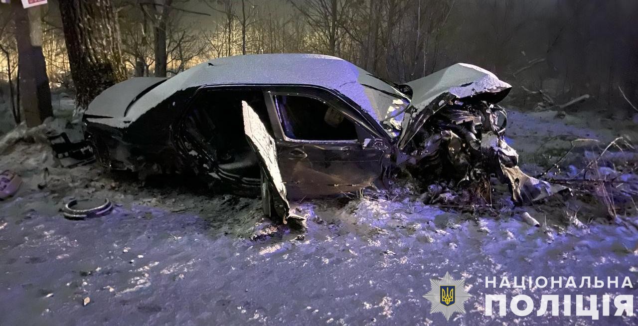 У Новому Роздолі п'яний 21-річний водій вчинив ДТП із двома постраждалими: фото.