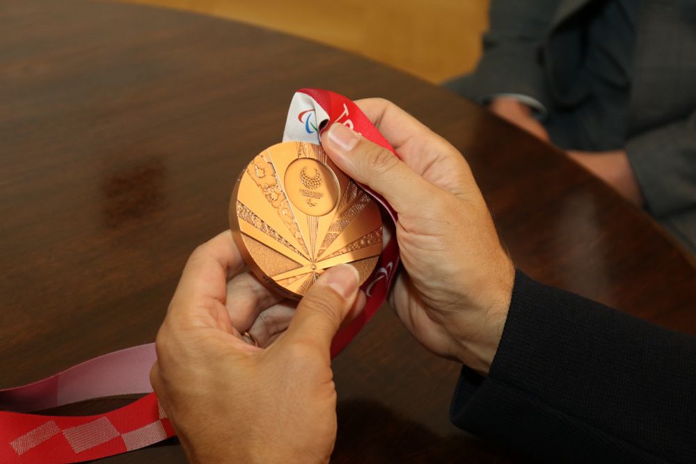 Львів’яни–призери XVI Літніх Паралімпійських Ігор у Токіо отримали від міста по 250 тисяч гривень. Фото: Львівська міська рада