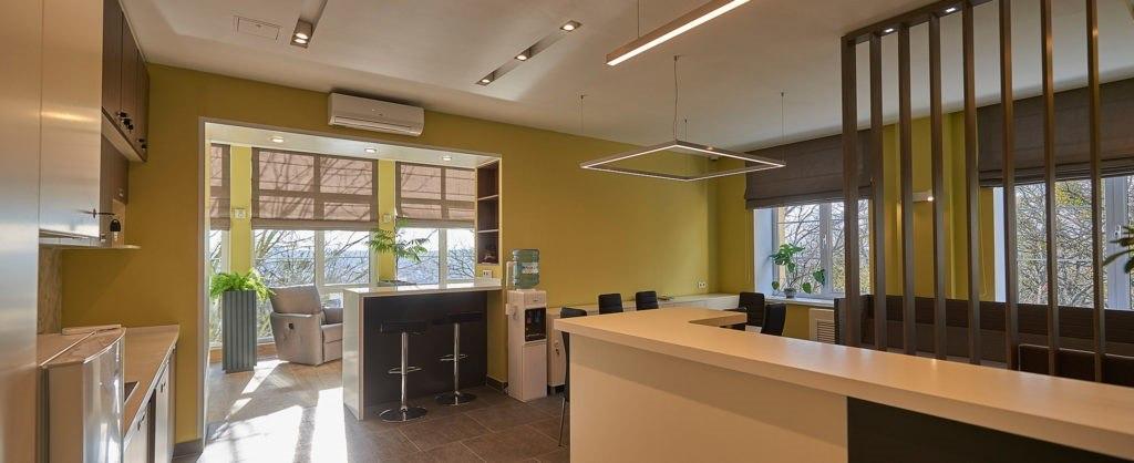 Не лише в коридорах: де в українських лікарнях можуть перебувати батьки хворих дітей.