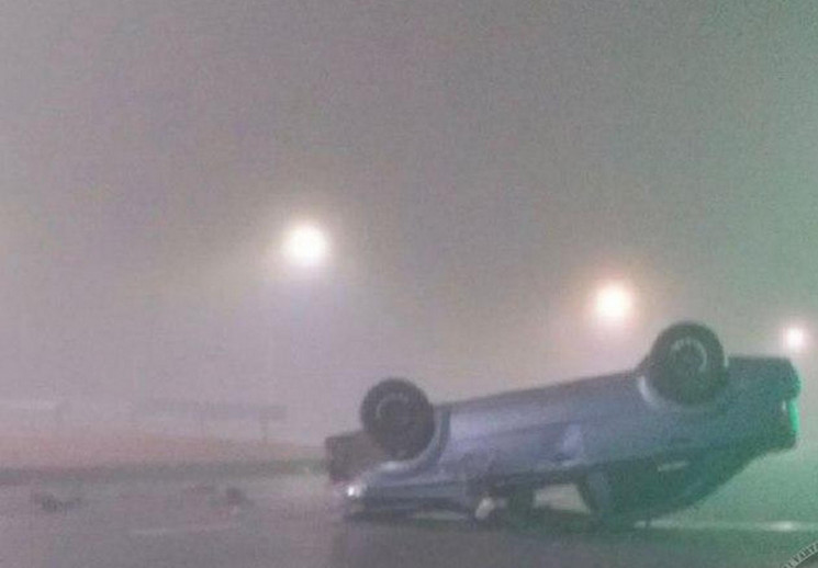 Біля Львова перекинувся автомобіль. Фото: Варта 1.