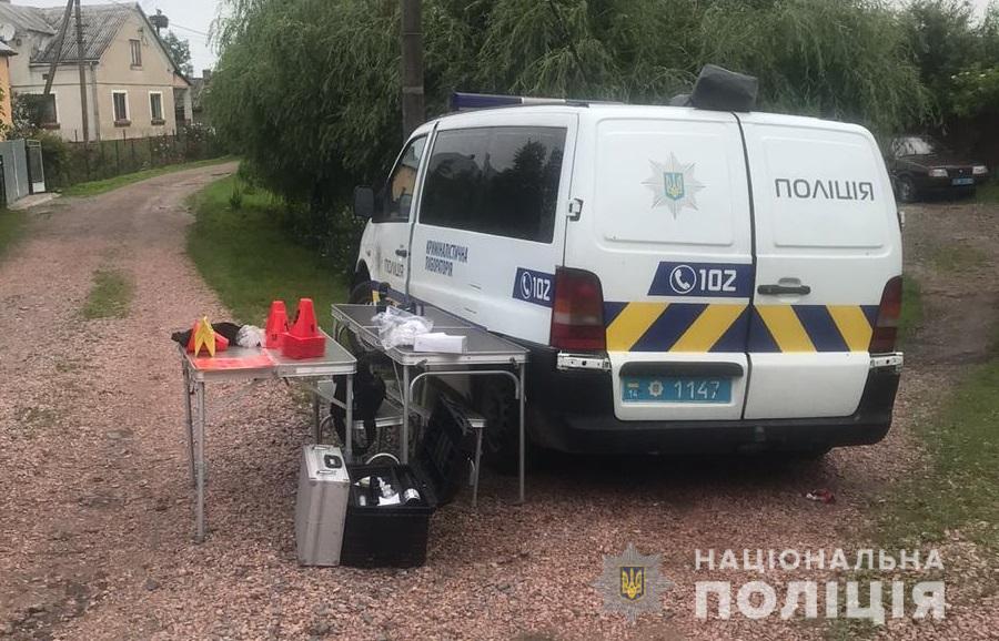 Слідчі ввідкрили кримінальні провадження за п.6 п12 ч 2 ст.115 (умисне вбивство) та ч.4 ст.187 (розбій) Кримінального кодексу України.  Фото: поліція Львівщини.