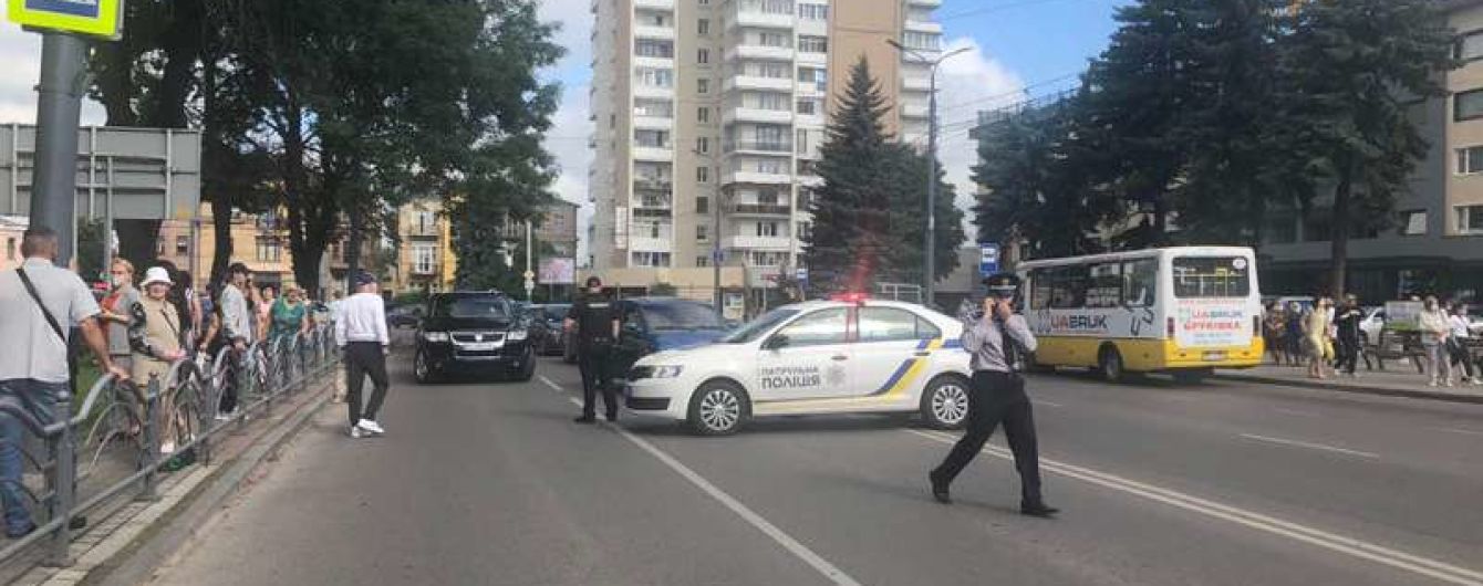 У центрі Луцька прогриміли кілька вибухів. Фото: ТСН.