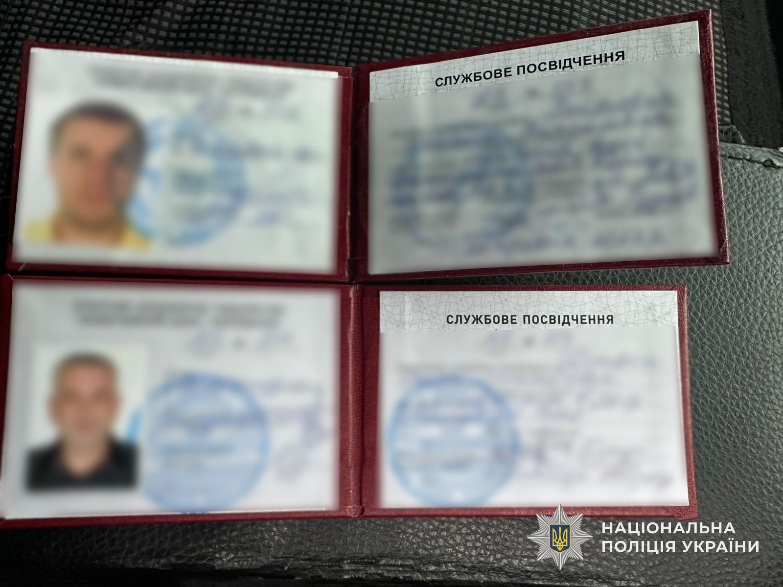 На Закарпатті затримали мікроавтобус львівських інкасаторів із чоловіками у капсулі.