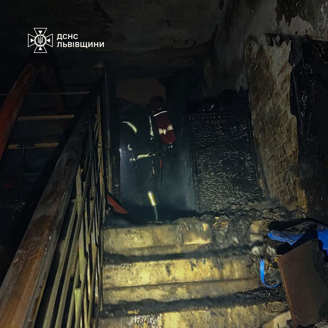 Через замикання інвертора у Львові загорівся будинок.