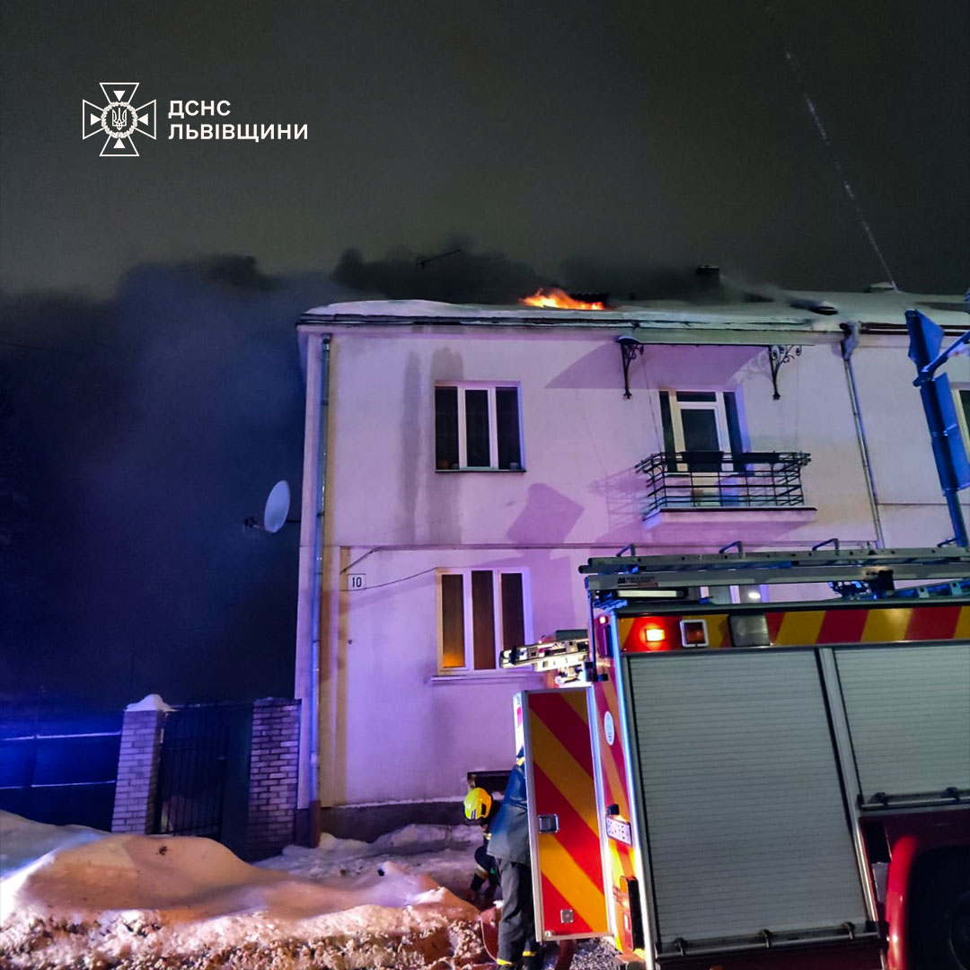 Через замикання інвертора у Львові загорівся будинок.