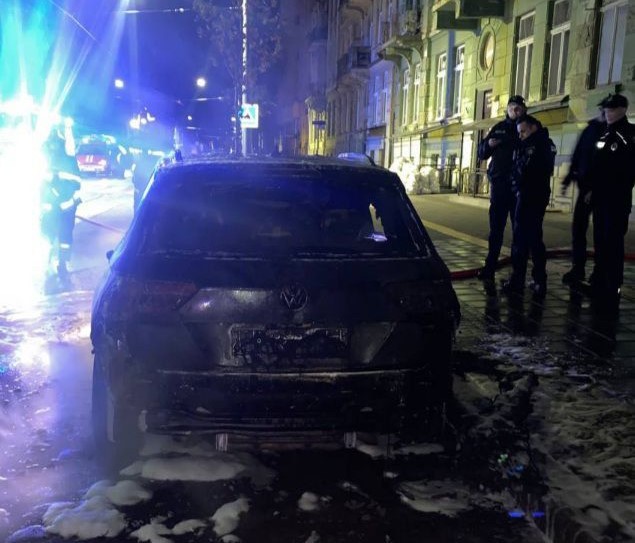 Поліцейські затримали 33-річного чоловіка з Луганщини, який на вулиці Степана Бандери спалив автомобіль львів'янину.