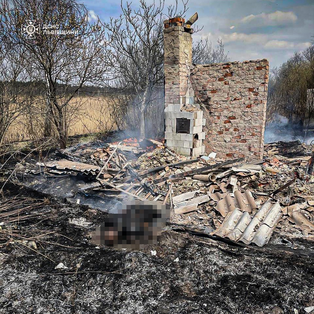 На Львівщині у масштабній пожежі на дачному кооперативі загинув чоловік.