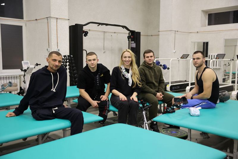 Ольга Полякова і Михайло Діанов приїхали до Львова і передали 2,5 млн гривень для Реабілітаційного центру НЕЗЛАМНІ.