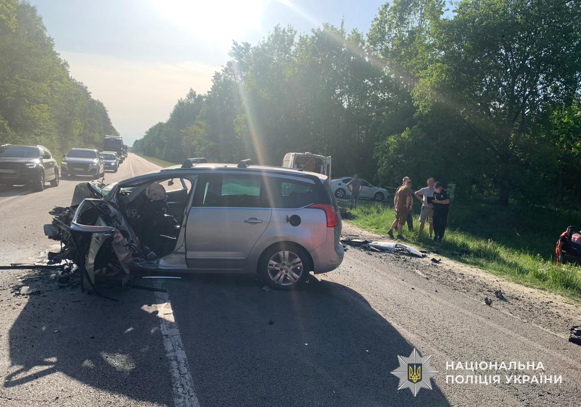 У ДТП на Львівщині загинули троє людей: фото.