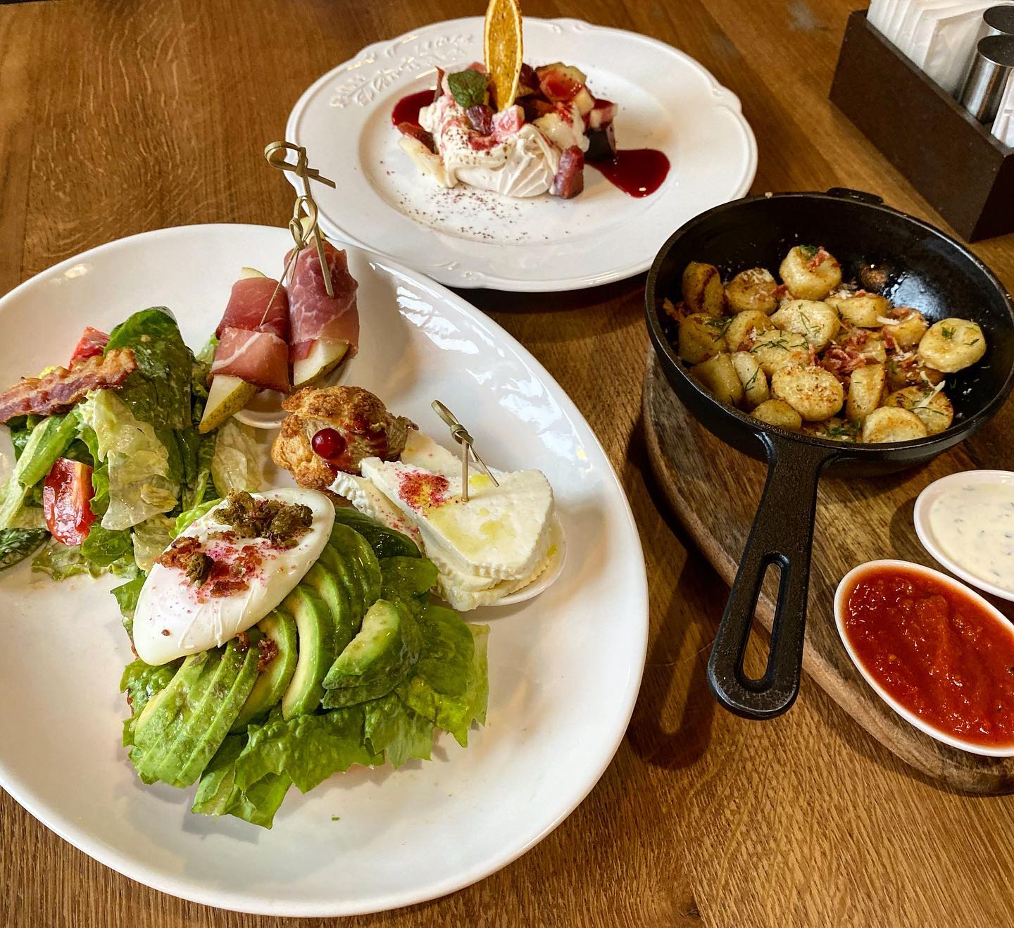 У Львові закрили популярний ресторан галицької кухні «Ґвара»